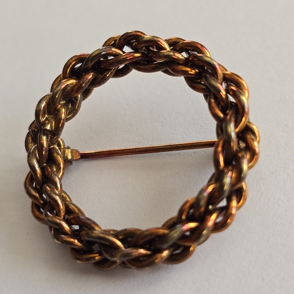 Vintage brooch open circle chain copper tone pin retro - Picture 6 of 9